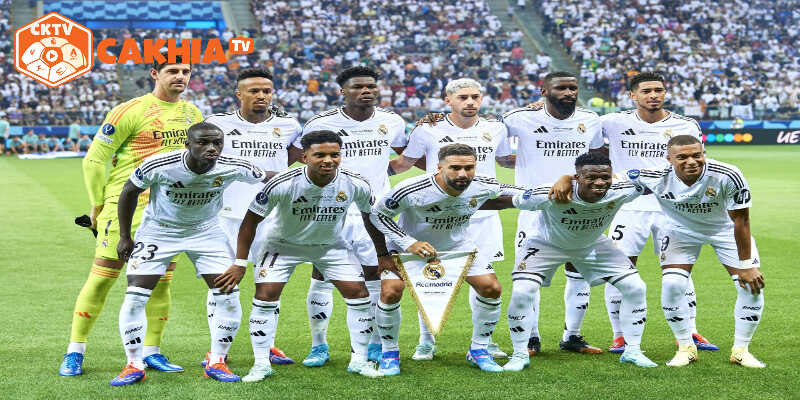 Dàn sao Real Madrid 2025 trong buổi tập mở màn
