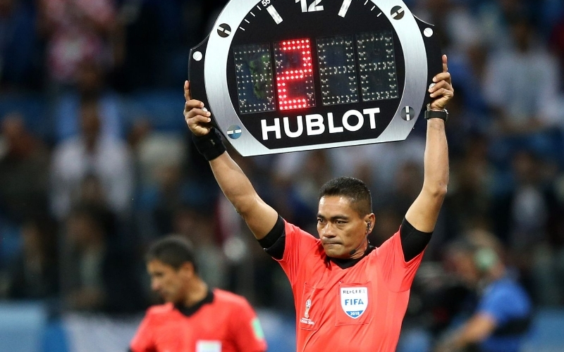 Thời Gian Bù Giờ (Added Time) và Hiệp Phụ (Extra Time) là gì? Sự khác biệt và cách tính.