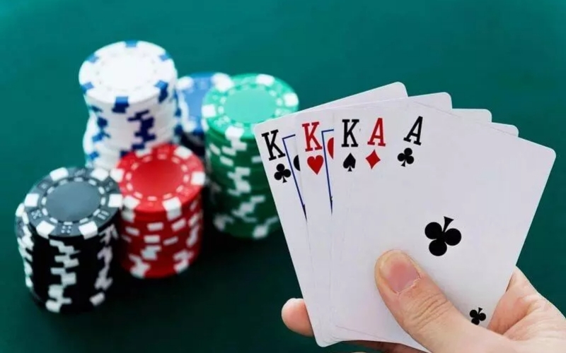 Tại sao bộ bài có 4 chất Cơ, Rô, Chuồn, Bích