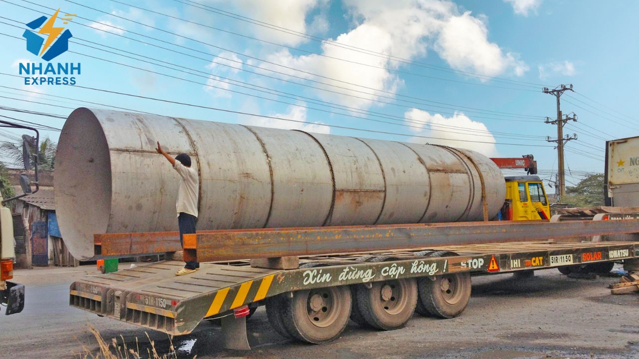 vận chuyển hàng quá khổ quá tải